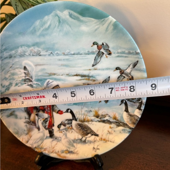 1990 “SHARING” COLLECTORS PLATE and geese winter scene - Picture 3 of 9